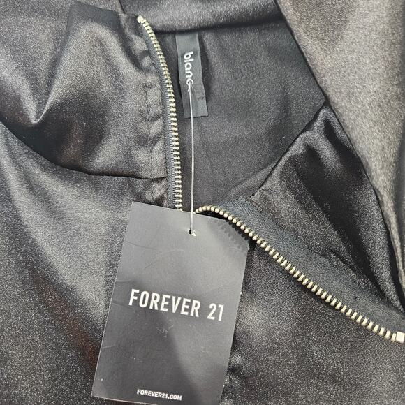 Forever 21  Medium Cropped Windbreaker 1/4 Zip Lightweight Jacket Y2K Retro NWT - Picture 8 of 8